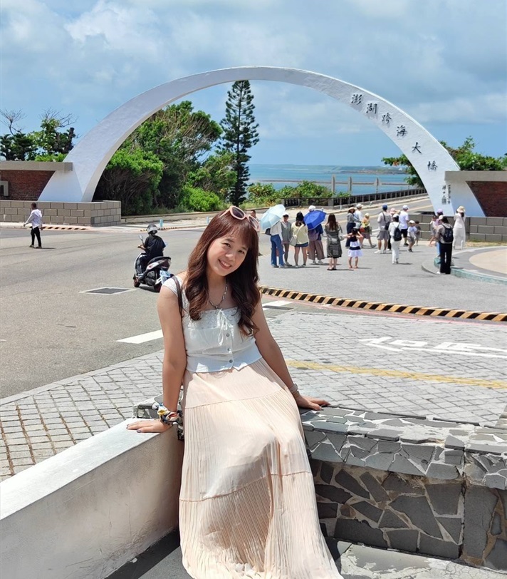 張育菁  菁菁老師